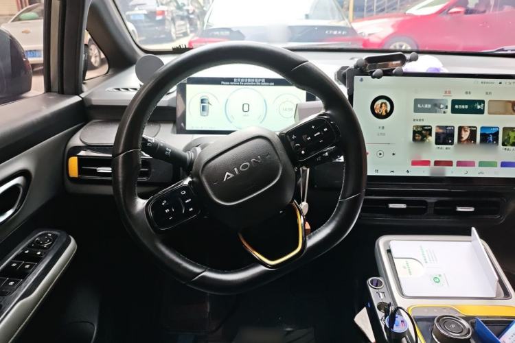 Used AION Y 2022 70 Intelligent Edition Lithium Iron Phosphate Steering Wheel