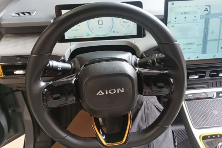 Used AION Y 2022 70 Intelligent Edition Lithium Iron Phosphate Steering Wheel
