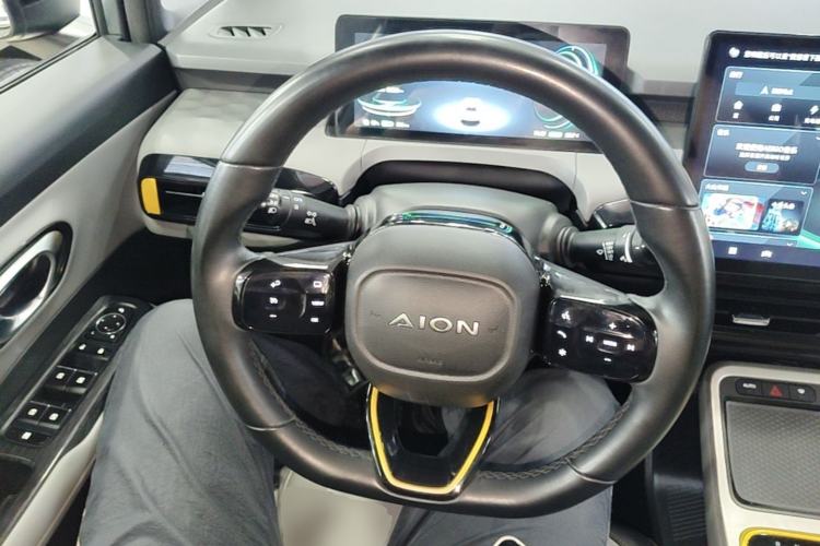 Used AION Y 2022 70 Intelligent Edition Lithium Iron Phosphate Steering Wheel