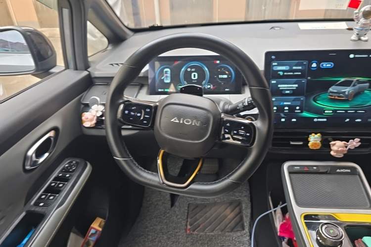 Used AION Y 2022 70 Tech Edition Lithium Iron Phosphate Steering Wheel