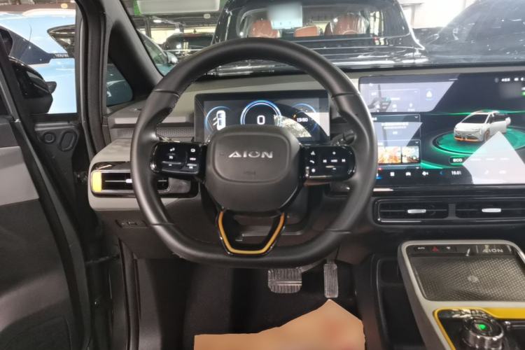 Used AION Y 2022 70 Intelligent Edition Lithium Iron Phosphate Steering Wheel