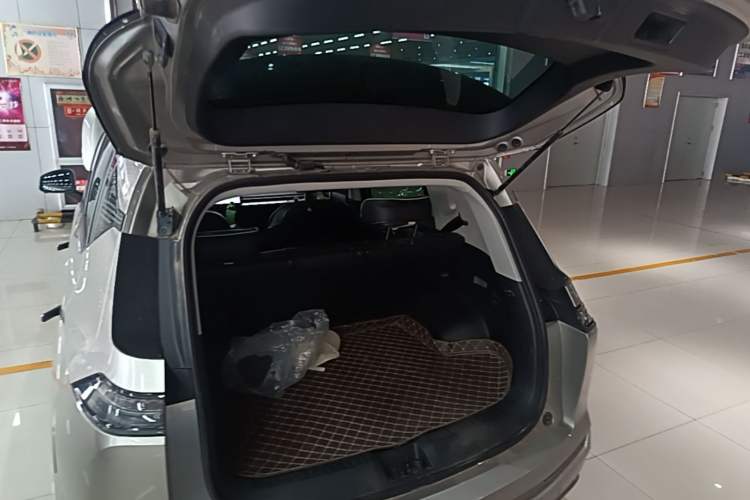 Used AION Y 2022 Plus 70 Smart Edition Trunk