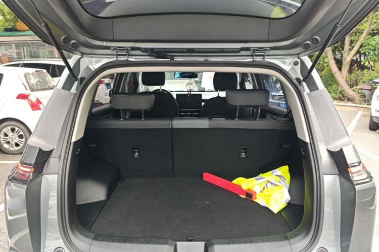 Used AION Y 2022 Plus 70 Enjoy Edition Trunk