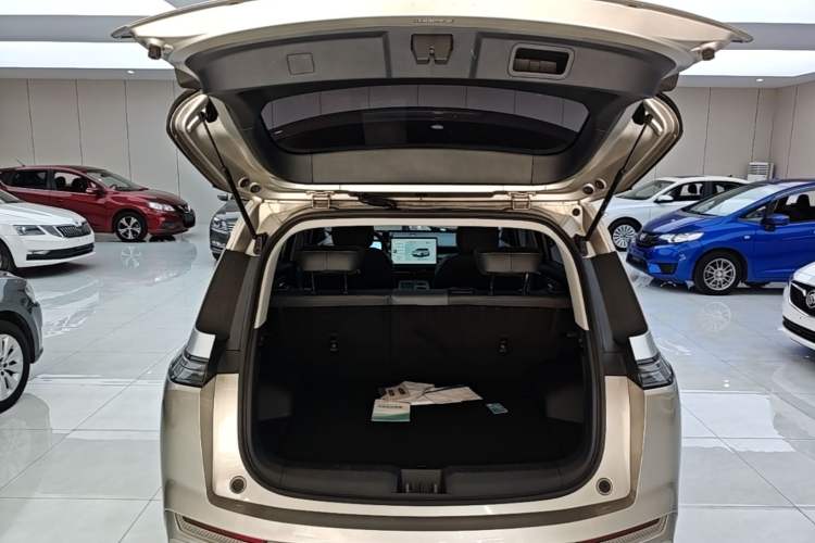 Used AION Y 2022 Plus 70 Smart Edition Trunk