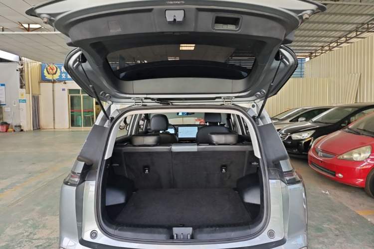 Used AION Y 2022 Plus 70 Smart Edition Trunk