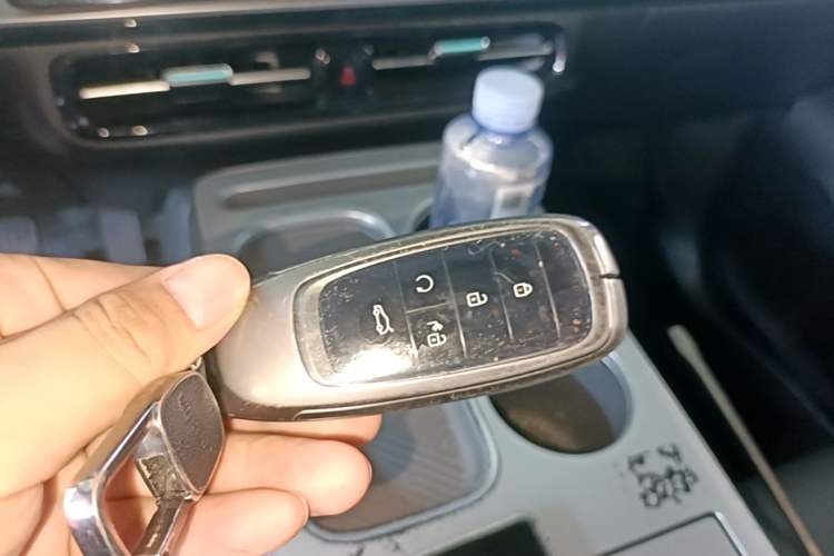 Used AION Y 2022 Plus 70 Tech Edition Vehicle Key