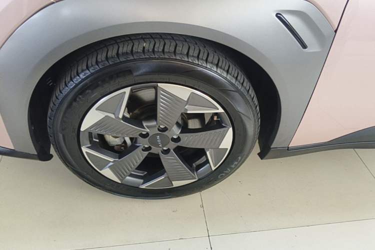 Used AION Y 2022 70 Intelligent Edition Lithium Iron Phosphate Exterior 4