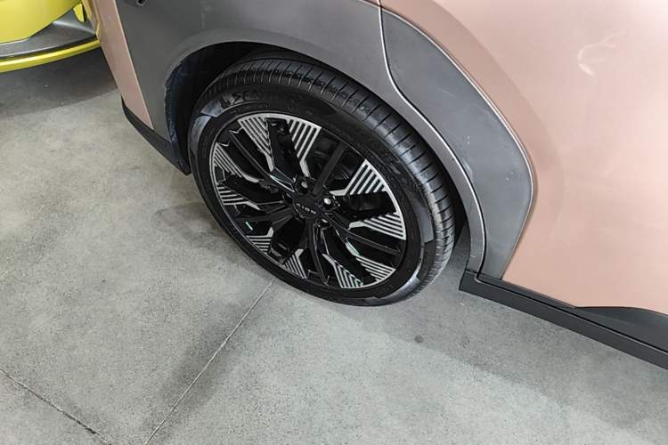 Used AION Y 2022 70 Tech Edition Lithium Iron Phosphate Exterior 5