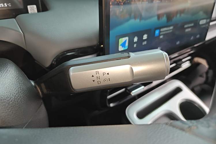 Used AION Y 2022 Plus 70 Smart Edition Gear Lever