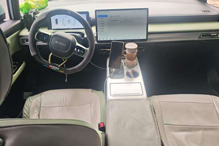 Used AION Y 2022 Plus 70 Enjoy Edition Center Console