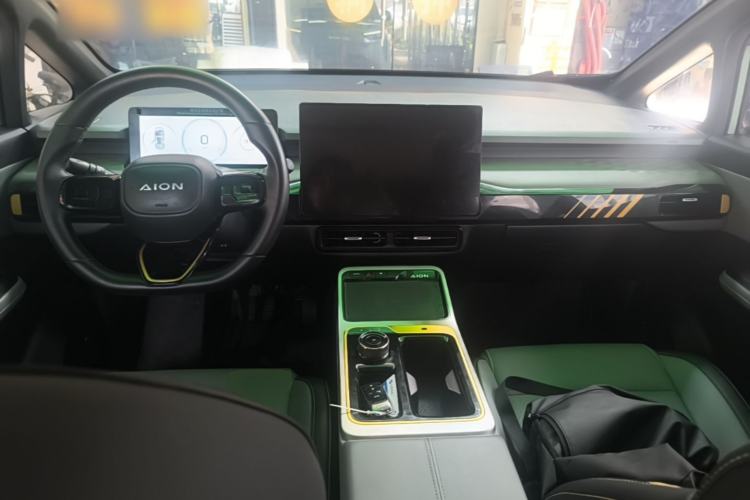 Used AION Y 2022 70 Intelligent Edition Ternary Lithium Center Console
