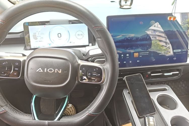 Used AION Y 2022 Plus 70 Smart Edition Center Console