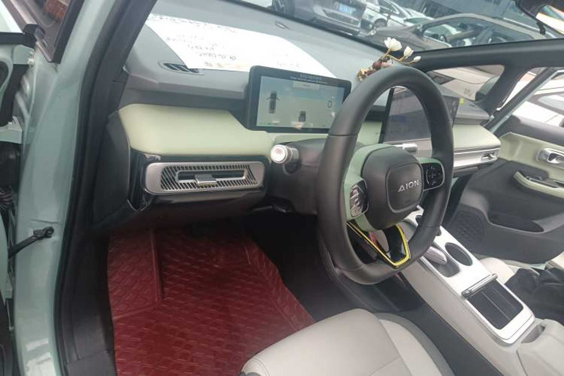 Used AION Y 2022 Plus 70 Smart Edition Center Console