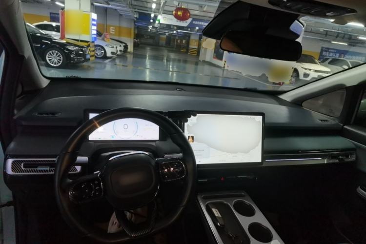 Used AION Y 2022 Plus 70 Smart Edition Center Console