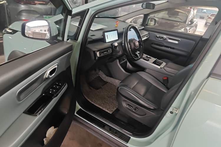 Used AION Y 2022 Plus 70 Smart Edition Driver Seat
