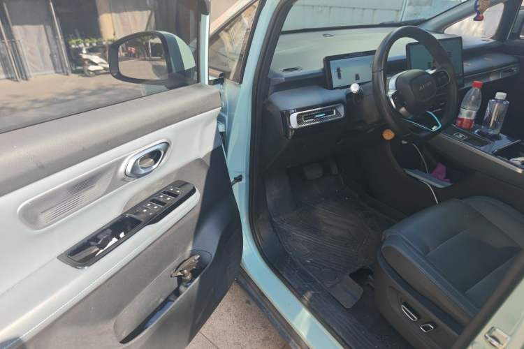 Used AION Y 2022 Plus 70 Smart Edition Driver Seat