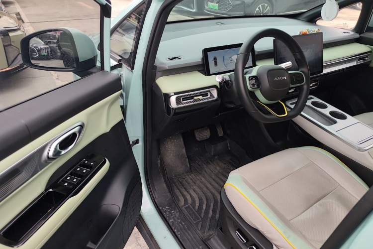 Used AION Y 2022 Plus 70 Smart Edition Driver Seat