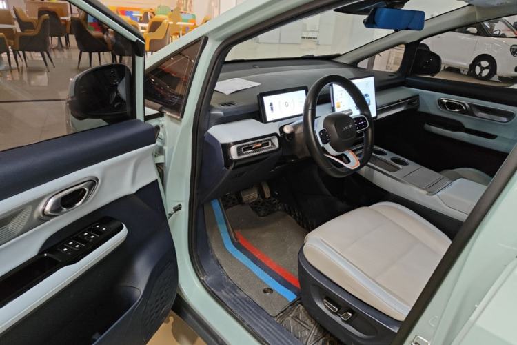Used AION Y 2022 Plus 70 Smart Edition Driver Seat