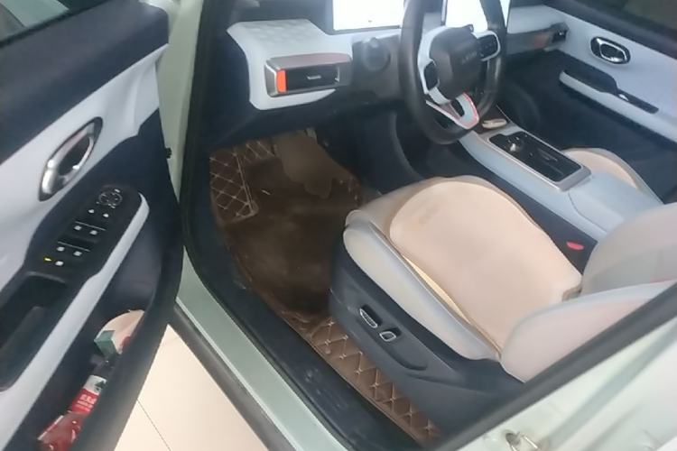 Used AION Y 2022 70 Intelligent Edition Lithium Iron Phosphate Driver Seat