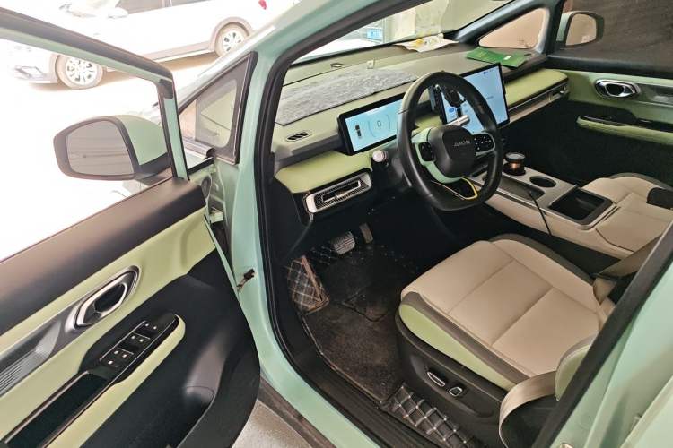 Used AION Y 2022 Plus 70 Smart Edition Driver Seat