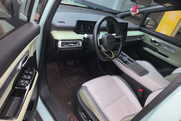 Used AION Y 2022 Plus 70 Smart Edition Driver Seat