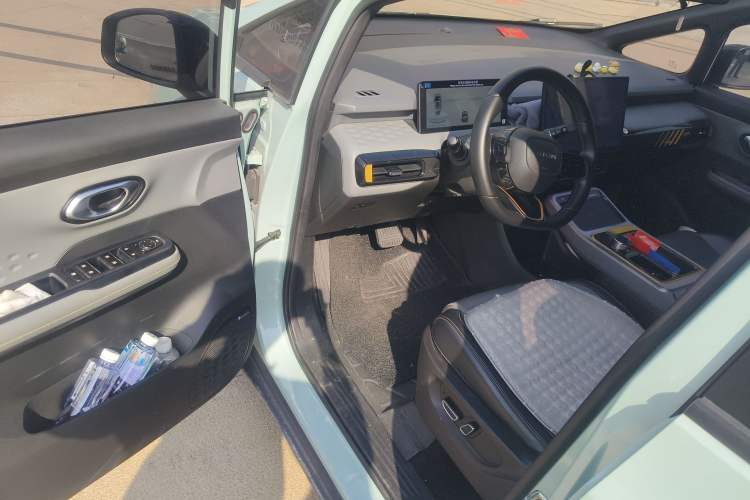 Used AION Y 2022 Plus 70 Smart Edition Driver Seat