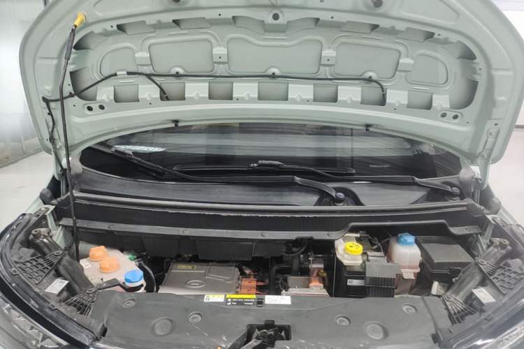 Used AION Y 2022 70 Tech Edition Lithium Iron Phosphate Engine Bay