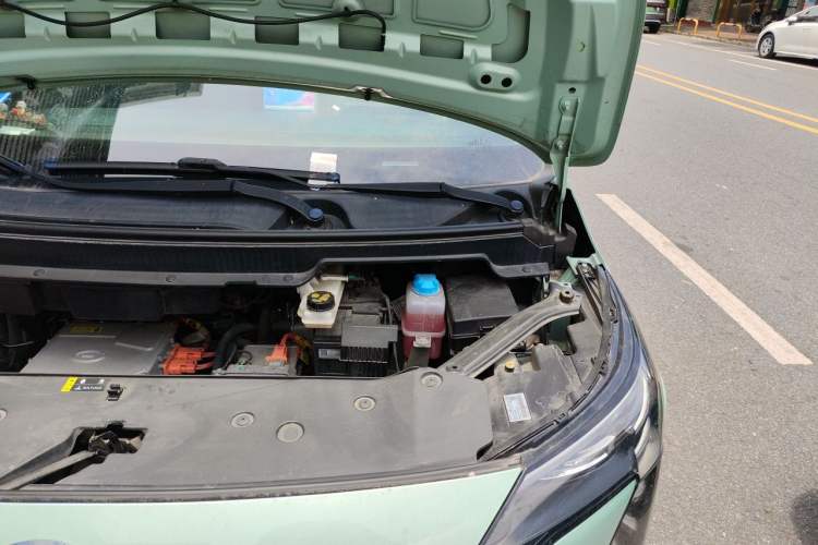 Used AION Y 2022 Plus 70 Smart Edition Engine Bay Left