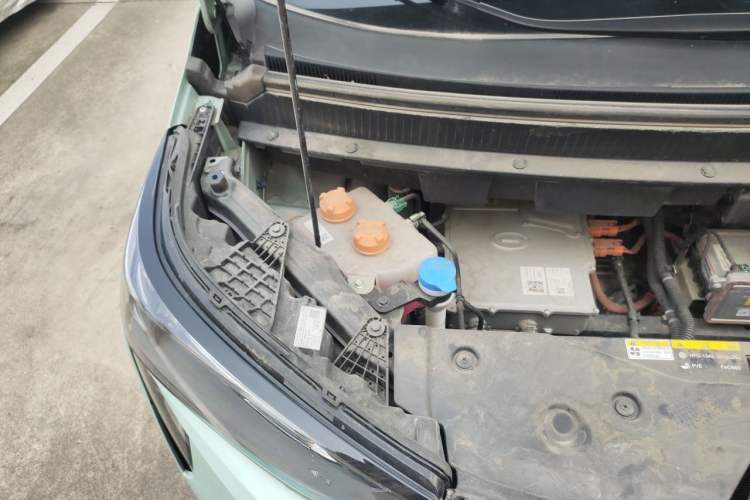 Used AION Y 2022 70 Intelligent Driving Version Lithium Iron Phosphate Engine Bay Right