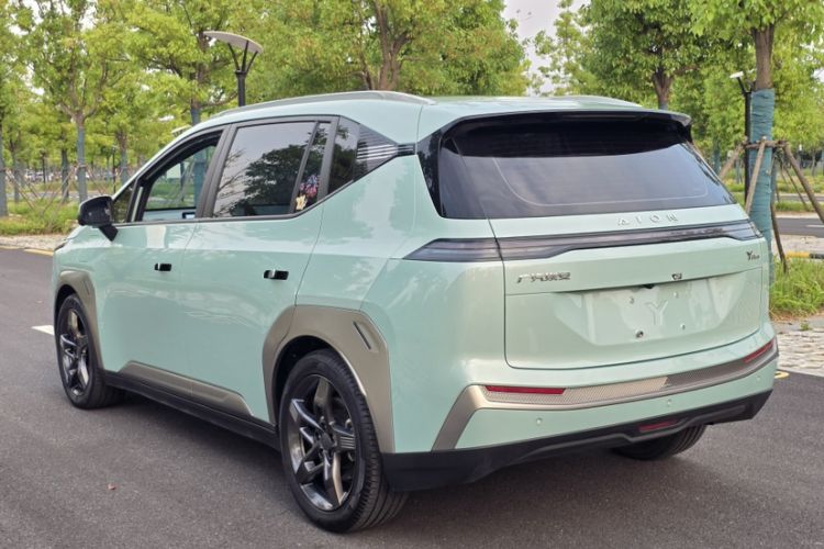 Used AION Y 2022 Plus 70 Tech Edition Exterior 2