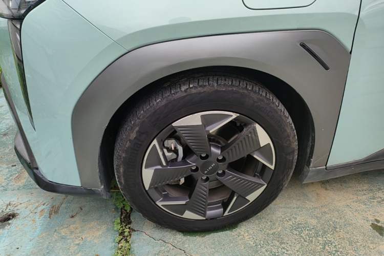 Used AION Y 2022 70 Intelligent Edition Lithium Iron Phosphate Exterior 4
