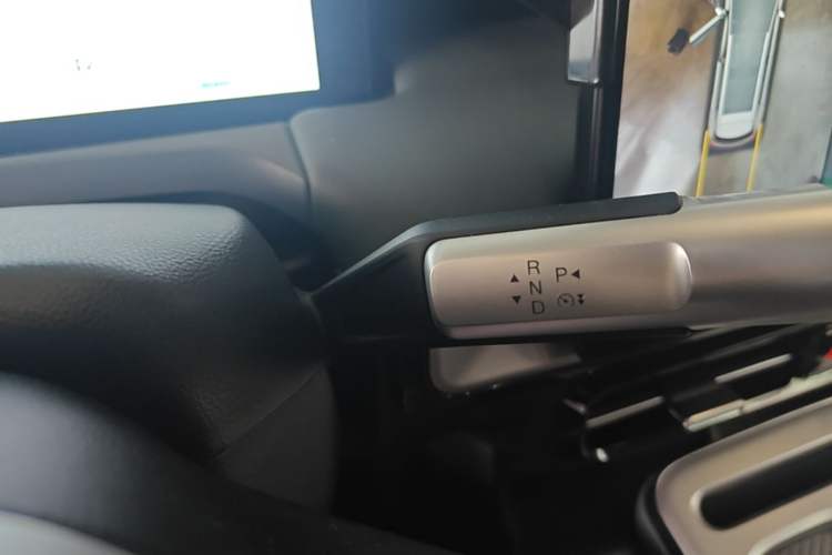Used AION Y 2022 Plus 70 Smart Edition Gear Lever