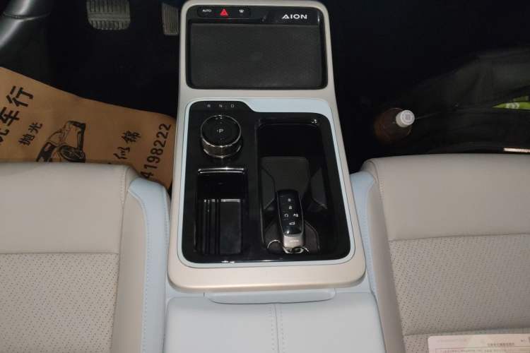 Used AION Y 2022 70 Intelligent Edition Lithium Iron Phosphate Gear Lever