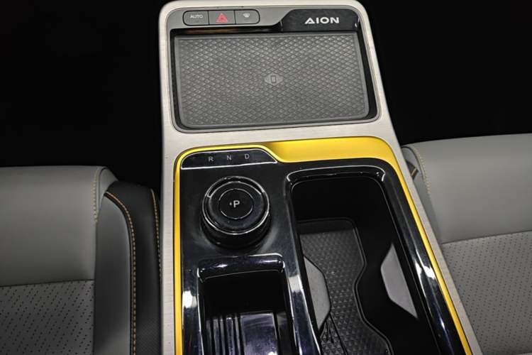 Used AION Y 2022 70 Intelligent Edition Lithium Iron Phosphate Gear Lever