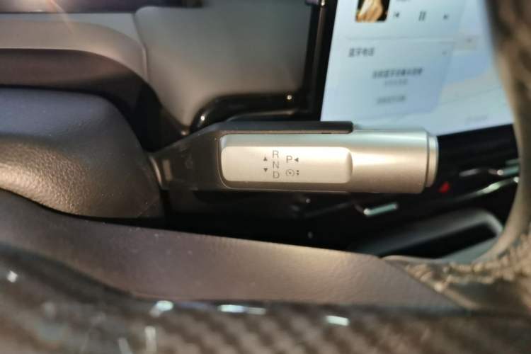 Used AION Y 2022 Plus 70 Smart Edition Gear Lever