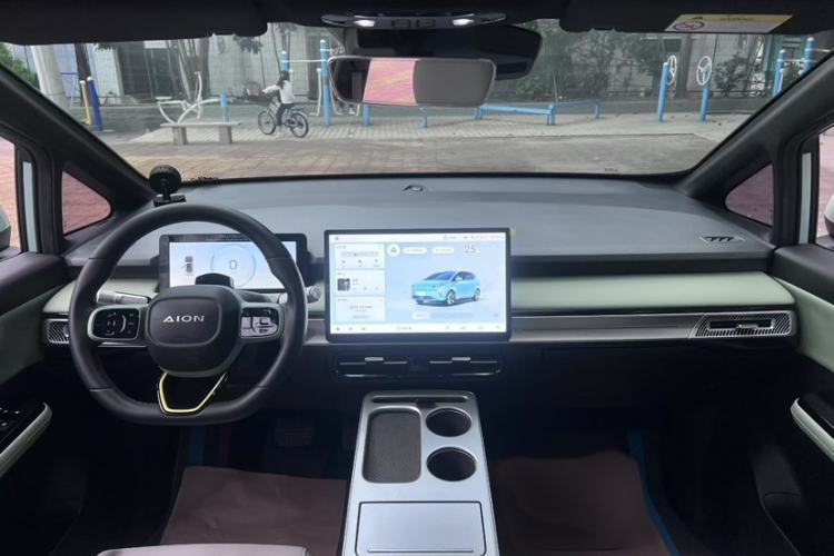 Used AION Y 2022 Plus 70 Tech Edition Interior 1