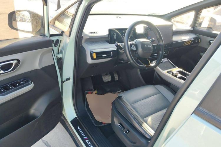 Used AION Y 2022 70 Intelligent Edition Lithium Iron Phosphate Interior 2