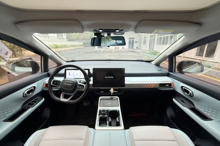 Used AION Y 2022 70 Intelligent Edition Lithium Iron Phosphate Interior 2