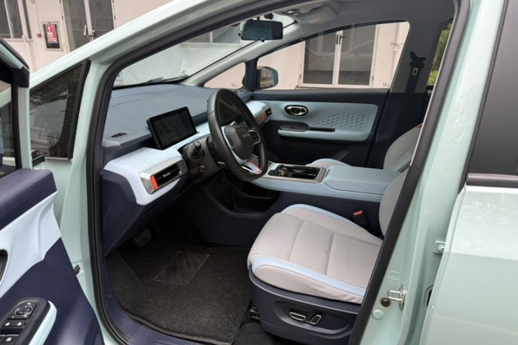 Used AION Y 2022 70 Intelligent Edition Lithium Iron Phosphate Interior 3
