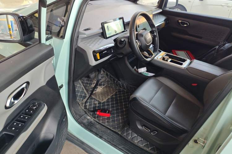 Used AION Y 2022 70 Intelligent Edition Lithium Iron Phosphate Interior 3