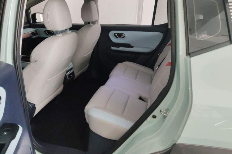 Used AION Y 2022 70 Intelligent Edition Lithium Iron Phosphate Interior 4