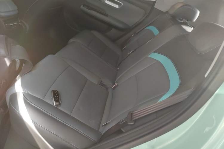 Used AION Y 2022 Plus 70 Smart Edition Interior 4