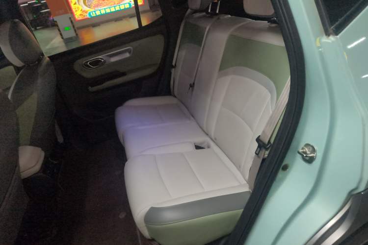 Used AION Y 2022 Plus 70 Smart Edition Interior 4