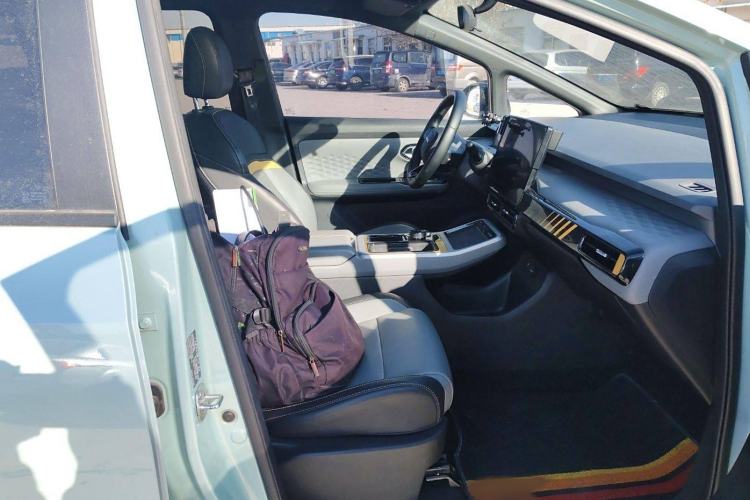 Used AION Y 2022 70 Intelligent Edition Lithium Iron Phosphate Interior 6
