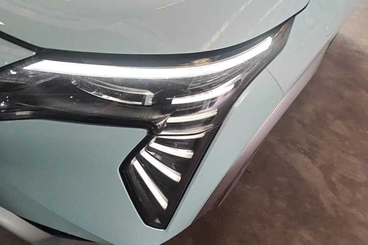 Used AION Y 2022 Plus 70 Smart Edition Left Front Headlight