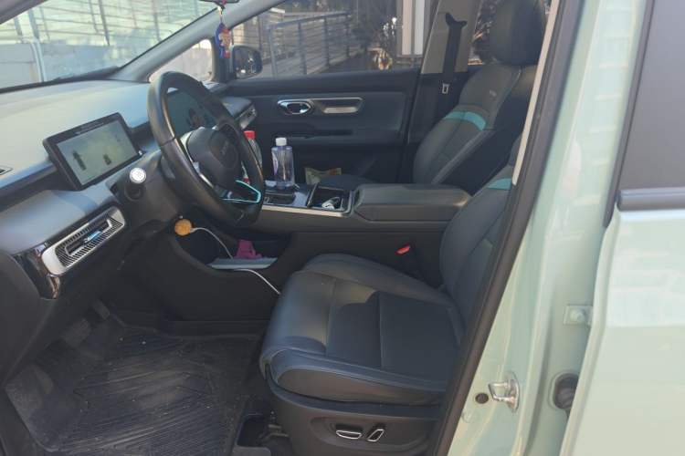 Used AION Y 2022 Plus 70 Smart Edition Left Front Seat