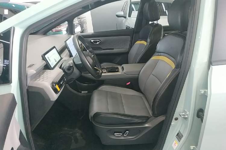 Used AION Y 2022 70 Intelligent Edition Lithium Iron Phosphate Left Front Seat