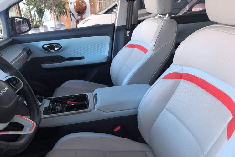 Used AION Y 2022 80 Ultra-Long Range Edition Left Front Seat