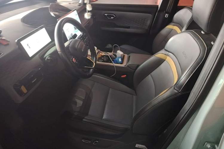Used AION Y 2022 70 Intelligent Edition Lithium Iron Phosphate Left Front Seat