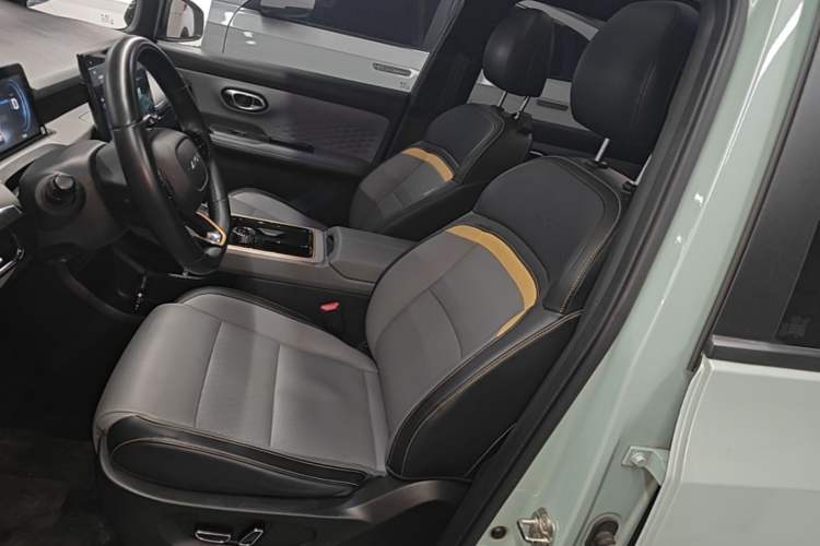 Used AION Y 2022 70 Intelligent Edition Lithium Iron Phosphate Left Front Seat